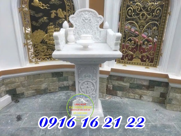 Cây hương thờ ngoài trời không mái bằng đá trắng tại Lào Cai