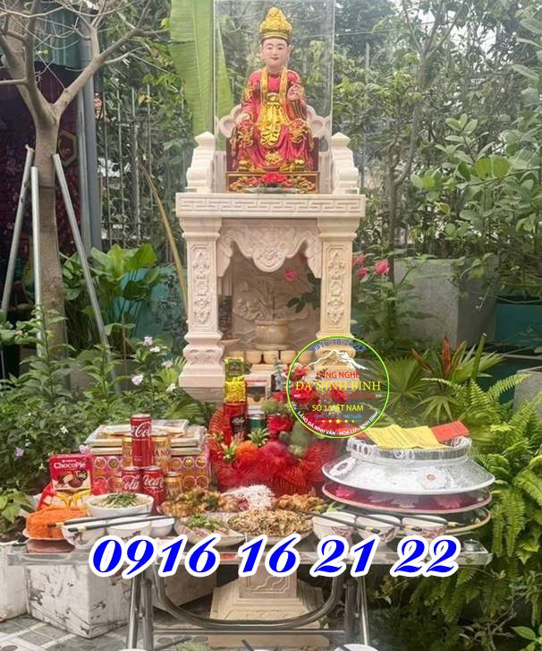 Cây hương thờ thần linh bằng đá vàng đẹp ở Lai Châu