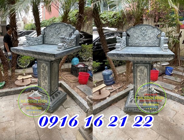 Cây hương thờ thần linh thổ địa thần rừng không mái bằng đá khối ở Hà Giang
