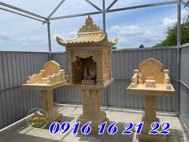 770 cây hương miếu thờ Thần Sông Thần Biển bằng đá tại Bình Định