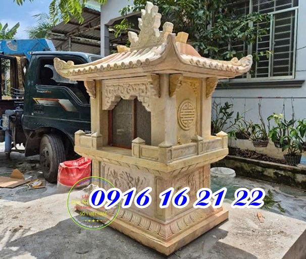 Bàn thờ thiên bằng đá vàng có mái kích thước chuẩn phong thủy