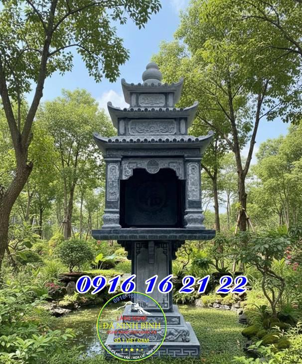 Cây hương ba mái bằng đá thờ thiên địa