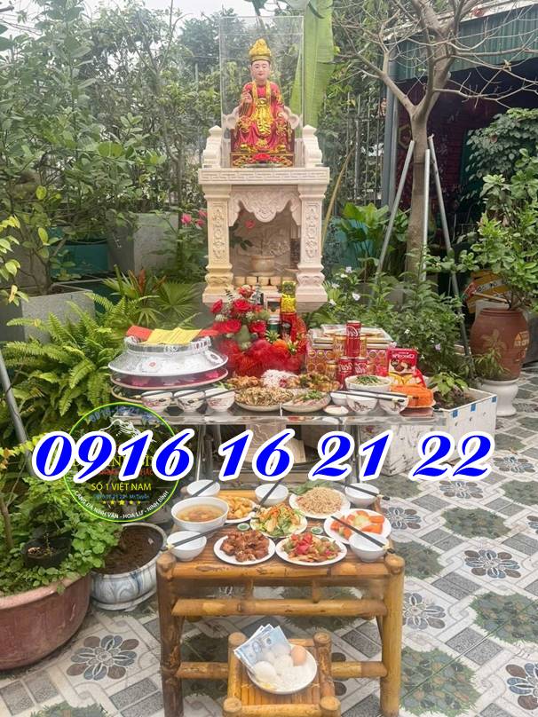 Cây hương ngoài trời hai tầng thờ mẫu bằng đá vàng Cây hương ngoài trời hai tầng thờ mẫu bằng đá vàng
