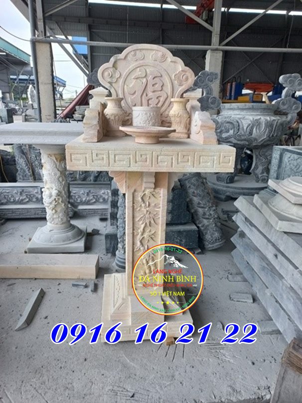 Mẫu trang thờ bằng đá vàng không mái tại Sài Gòn