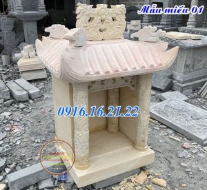 Miếu nhỏ thờ thần linh bằng đá vàng tại nhà 01