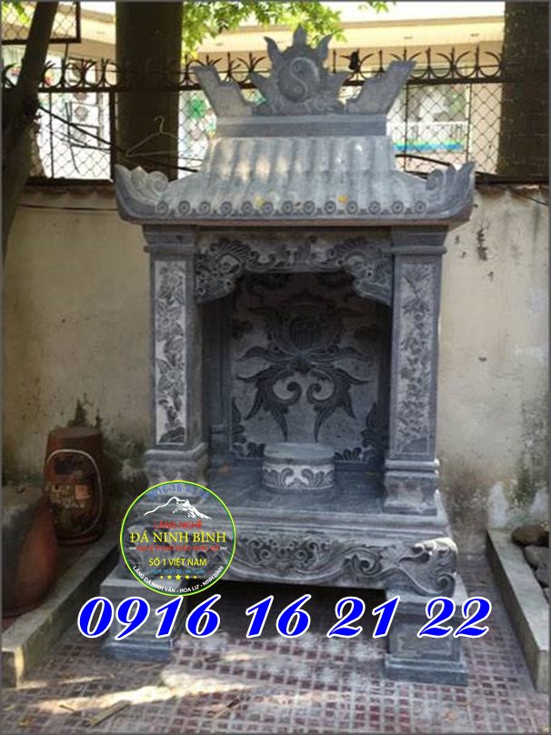Miếu thờ Thần Sông Thần Biển bằng đá