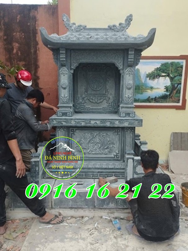 Miếu thờ thần linh bằng đá tại Gia Lai