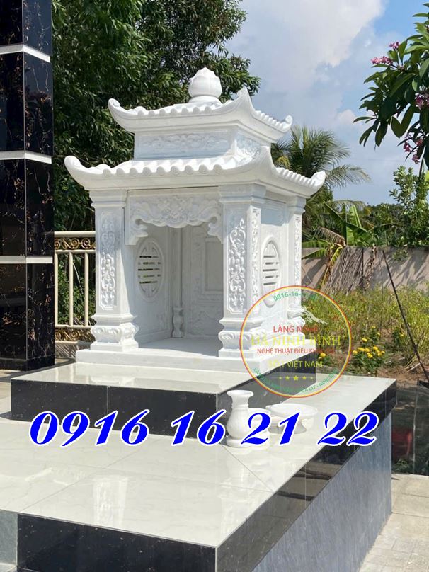 Miếu thờ thần linh bằng đá trắng tại Gia Lai