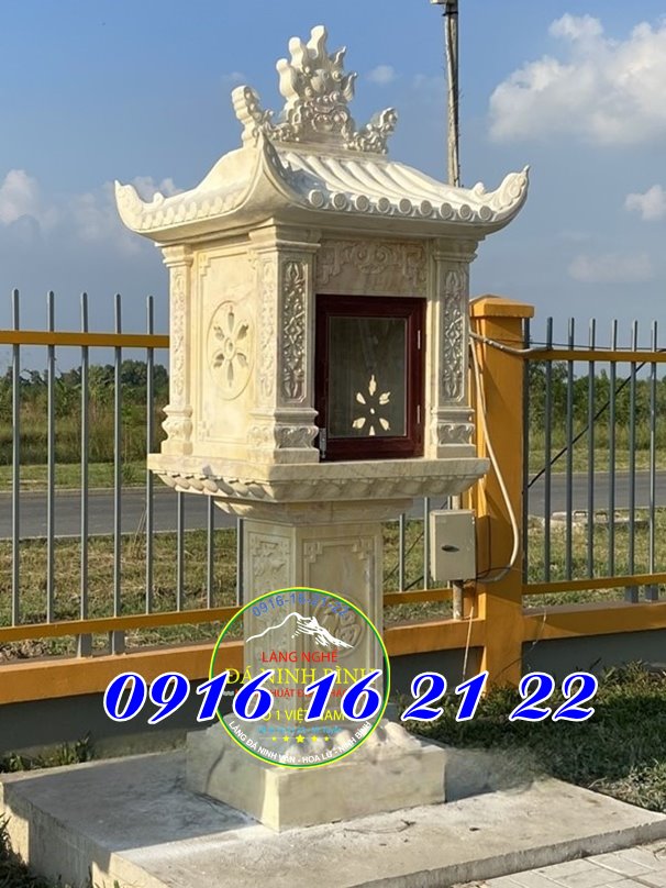 Miếu thờ thần linh tại Gia Lai bằng đá vàng