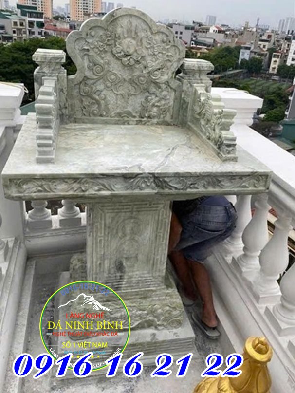 Miếu thờ thần linh thổ thần không mái bằng bằng xanh ngọc