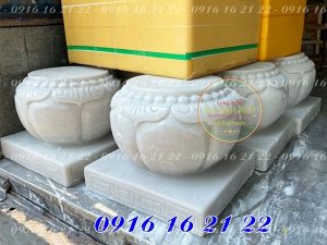 Chân tảng đá kết hợp nhiều họa tiết